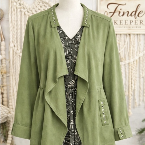 Soft Surroundings Tops - Soft Surroundings Green Floral Sleeveless blouse
& Style & Co Green Jacket